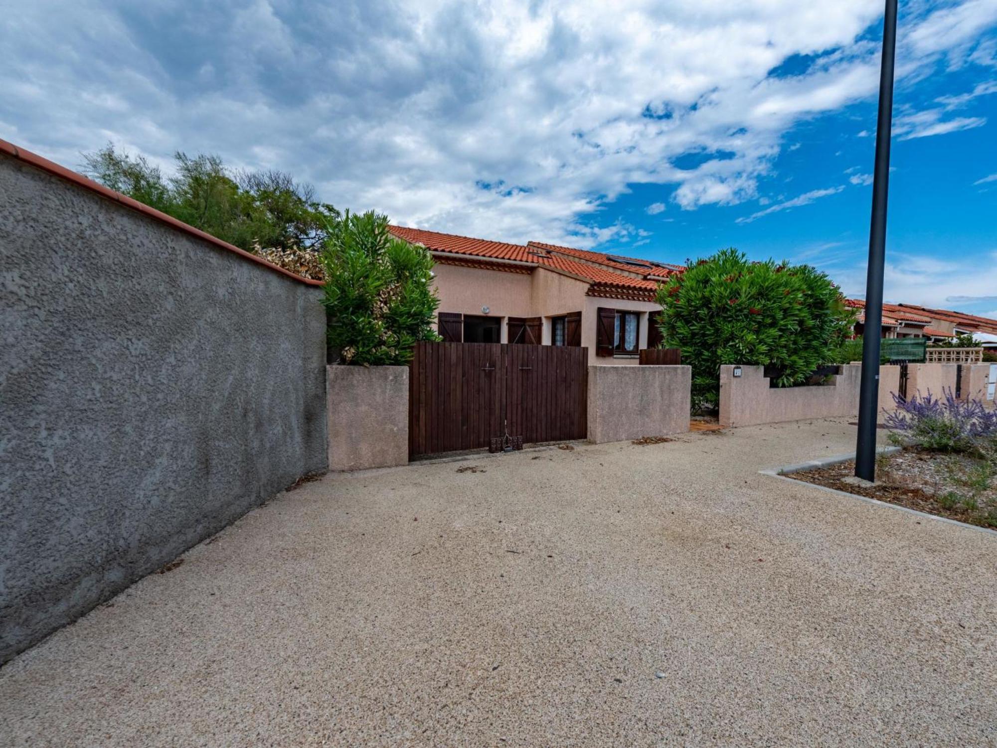 Holiday Home Hameau Des Tamarins-2 By Interhome Le Barcares Exterior photo